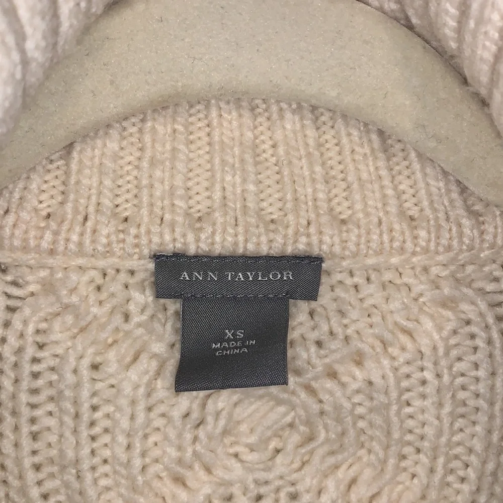 Ann Taylor merino wool 3 button oatmeal sweater cardigan